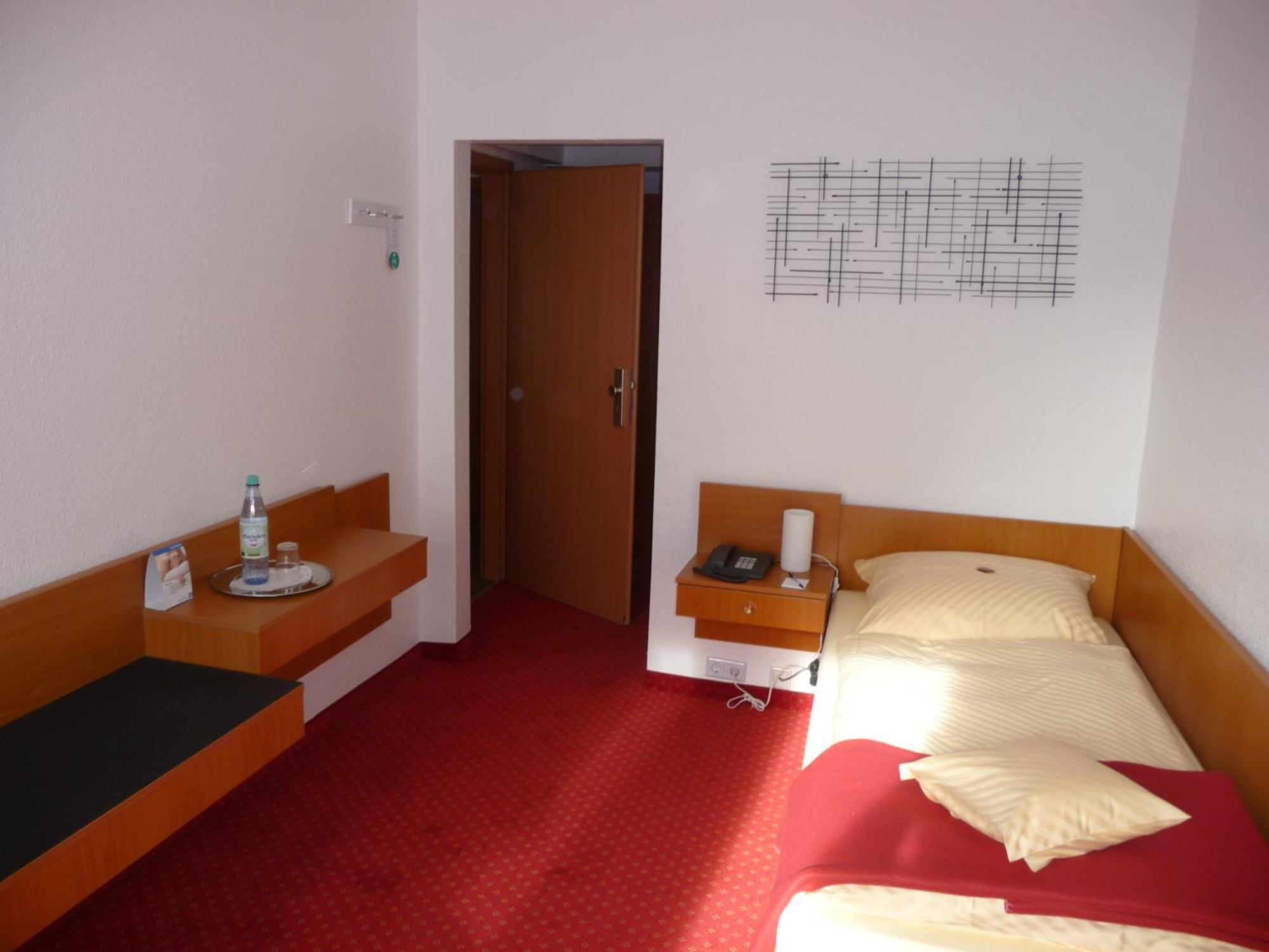 Hotel Sechzehn Leverkusen Extérieur photo