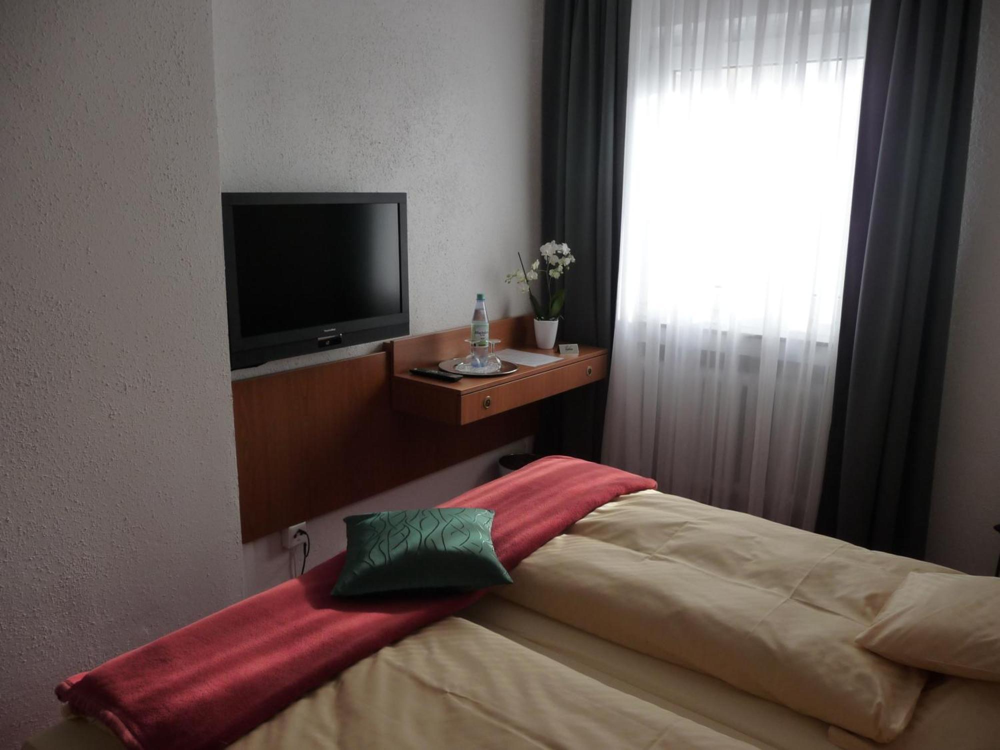 Hotel Sechzehn Leverkusen Extérieur photo