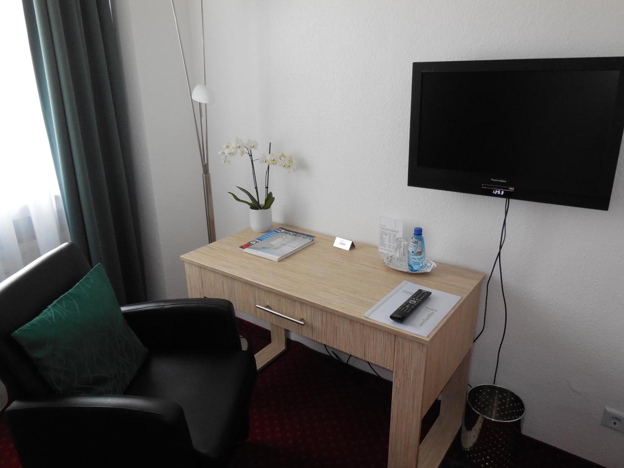 Hotel Sechzehn Leverkusen Extérieur photo