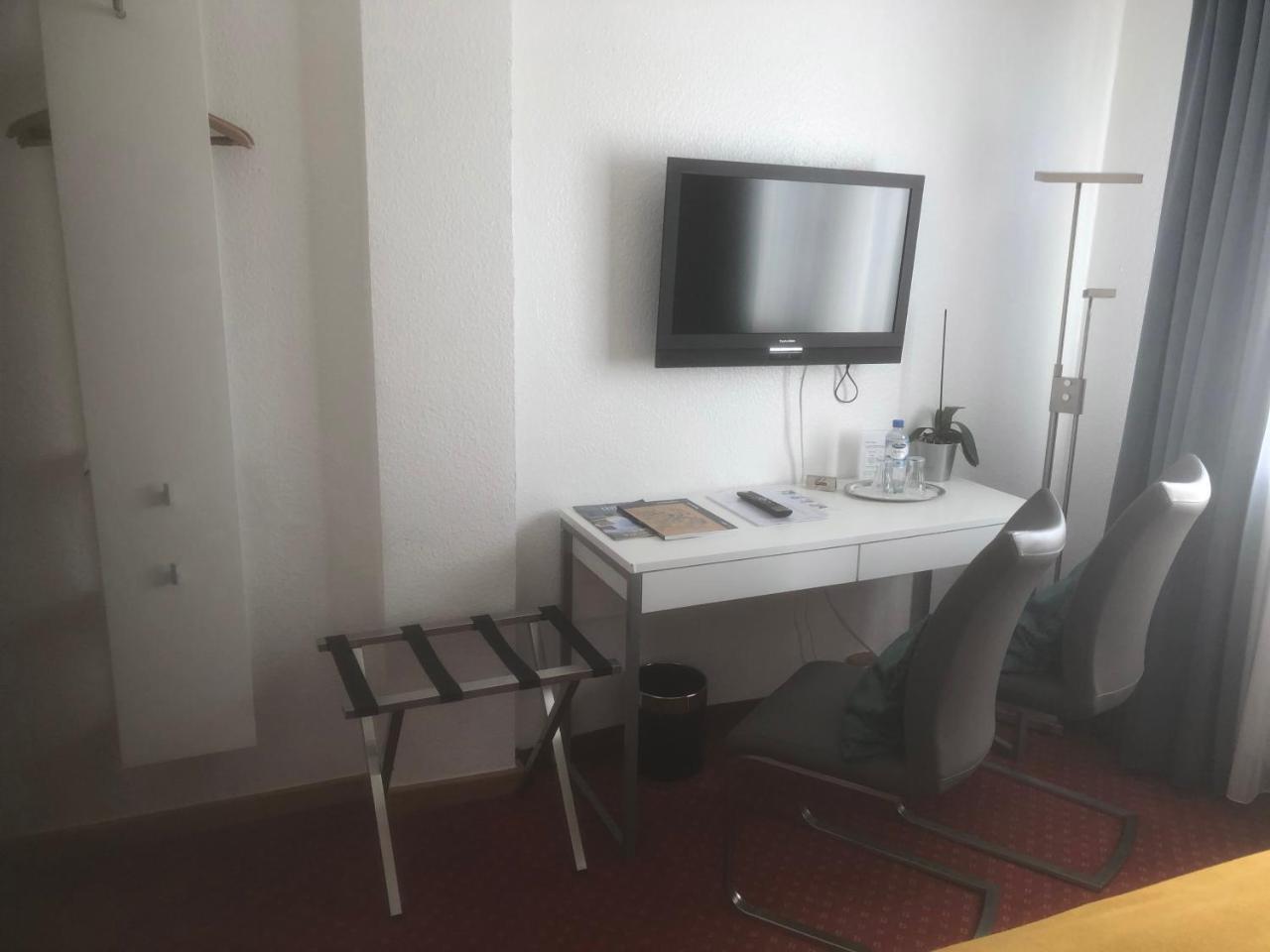 Hotel Sechzehn Leverkusen Extérieur photo